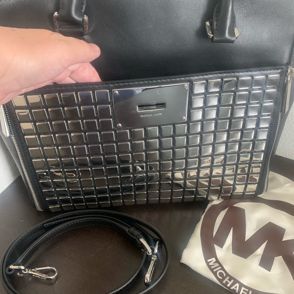 Michael Kors Black Leather and Silver Grid Handbag. - Picture 13 of 15